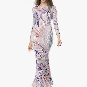 ⭐️Xuerry, Stunning Bodycon Dress, Long, Flaired Bottom, Stretchy,EUC, Size Small